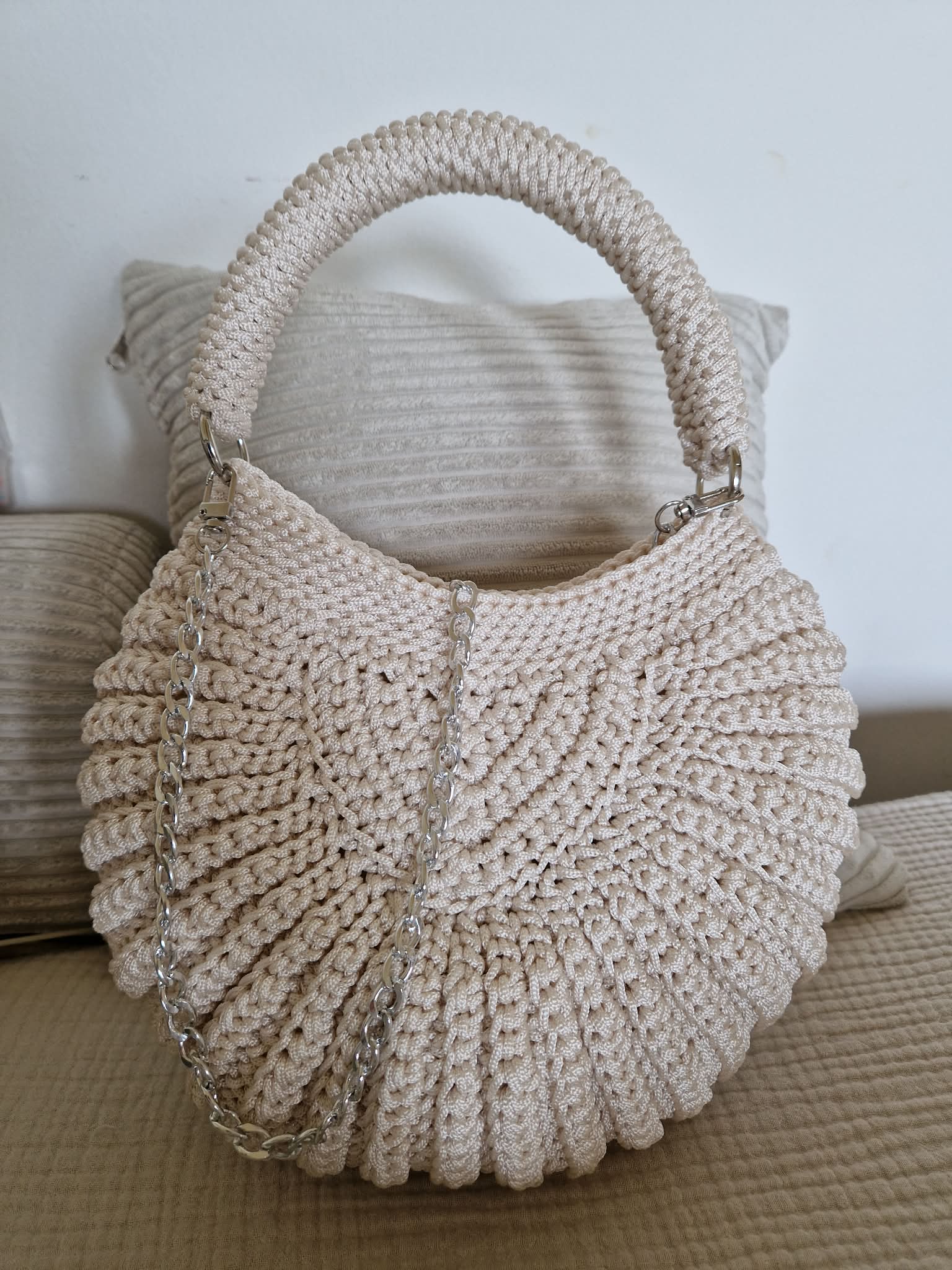 Luna hand-crocheted soft cream handbag